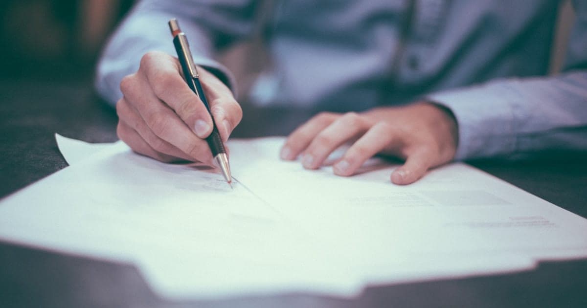 Qu'est-ce qu'un contrat de partage de revenu ? Une explication simple